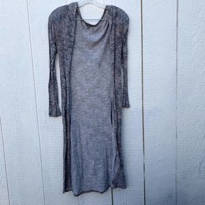 charlotte russe gray and white with hint of red long knitted cardigan size large